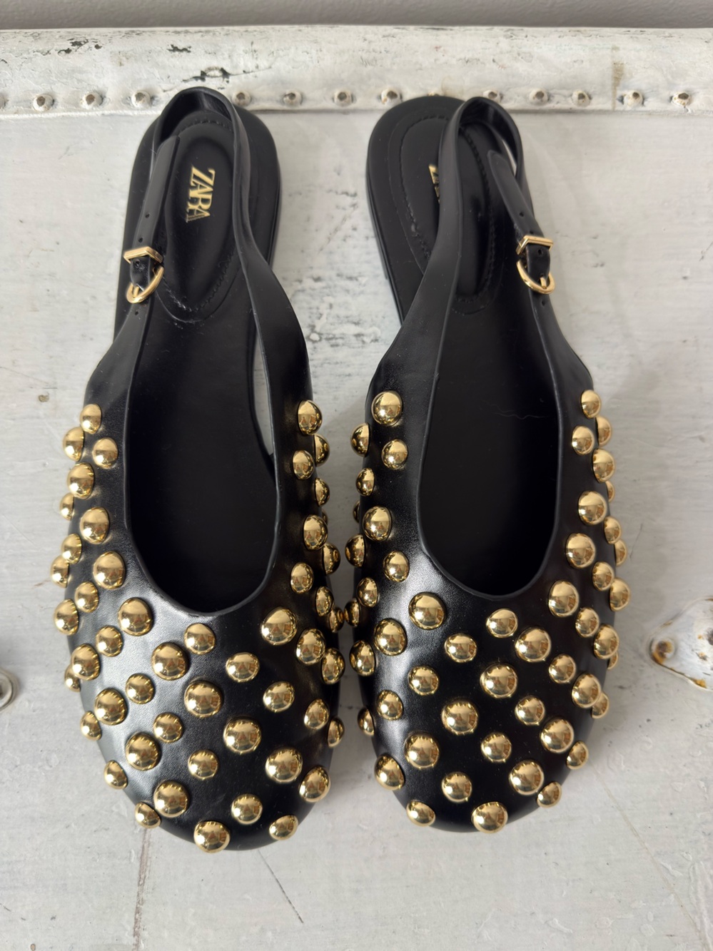 Zara Gold Studded Slingback Shoes Leather Size 8 Like New! - Picture 3 of 5